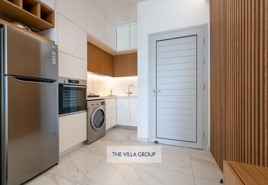 Kitchen and entrance