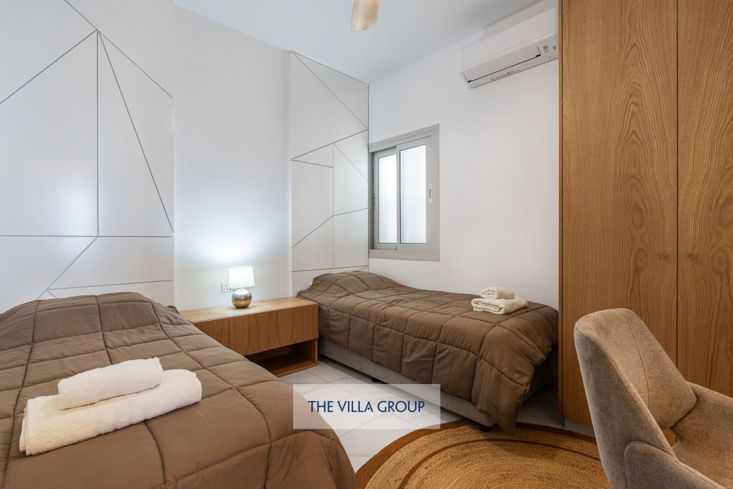 Twin bedroom