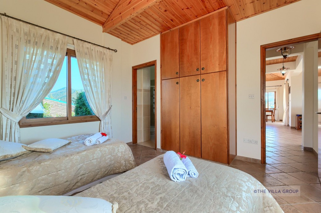 Ground floor twin with en-suite