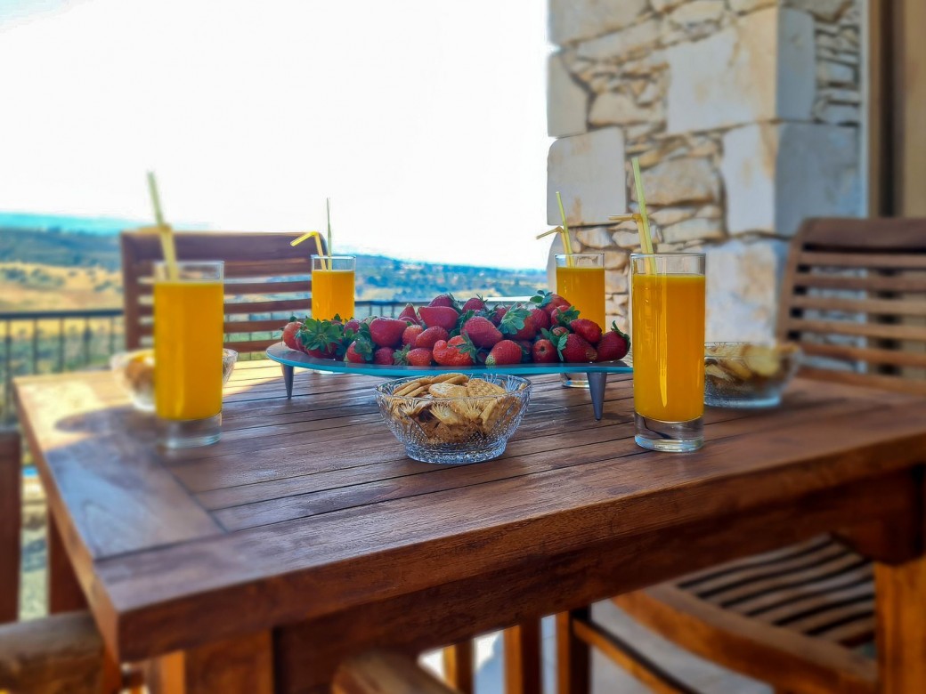 Plenty of outside furniture for al-fresco dining, sunbathing and enjoying your holiday!