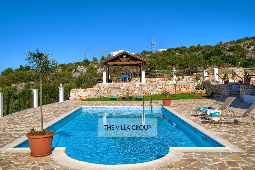 10m x 5m private swimming pool with walk-in steps