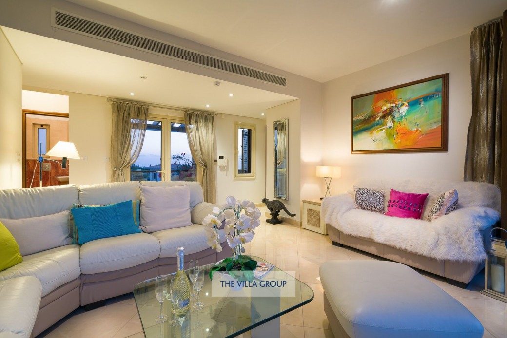 First floor seating area