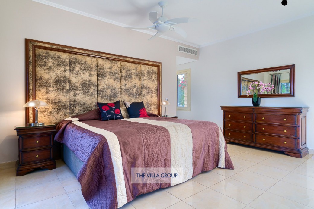 Ground floor double bedroom in the daytime