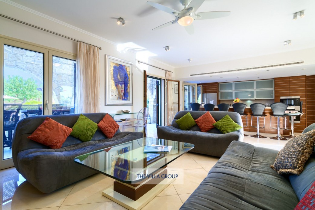 Open plan living and kitchen area in the daytime