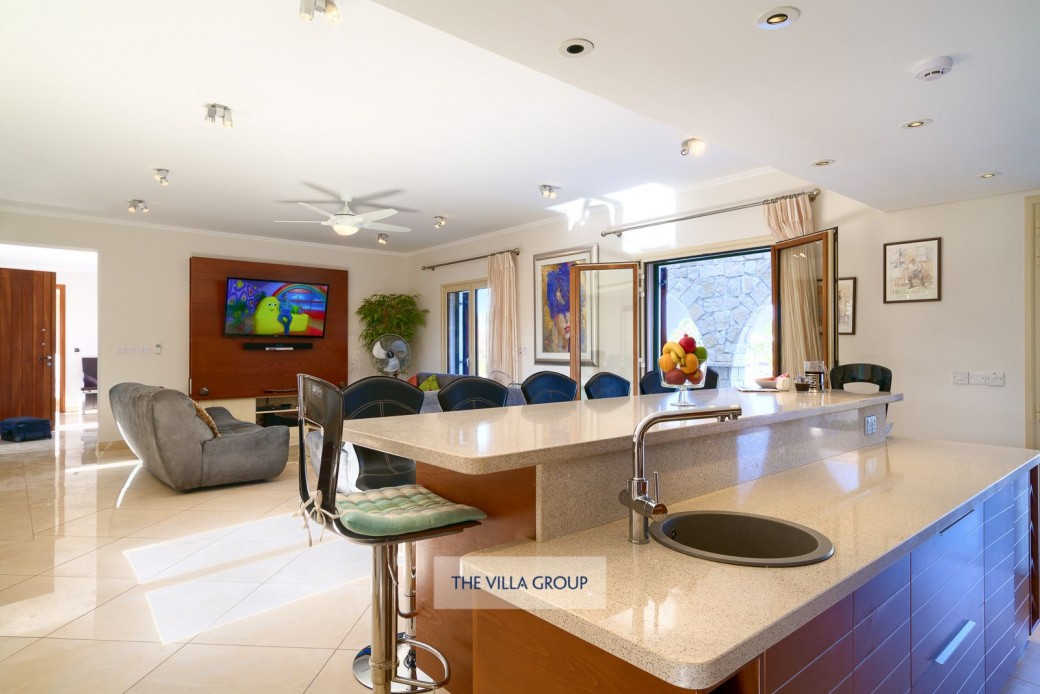 Open plan living and kitchen area