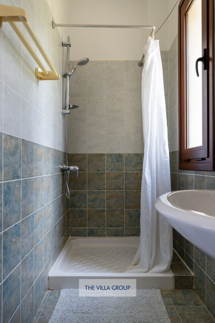 Ensuite shower room and toilet