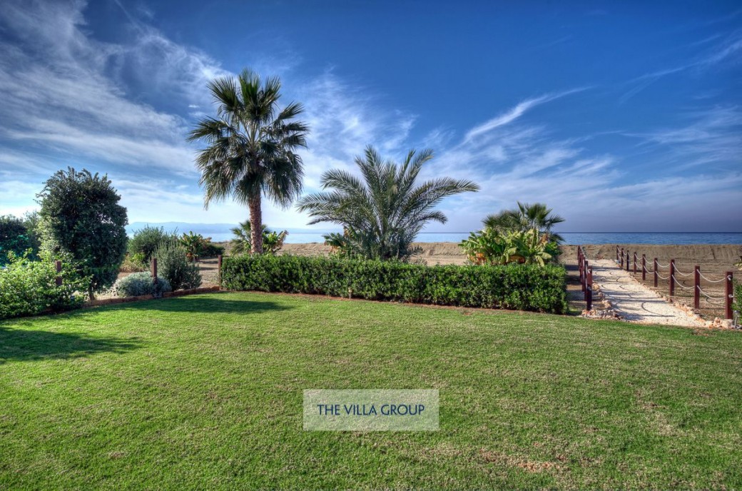 Garden is the ideal setting for a wedding ceremony and / or wedding reception