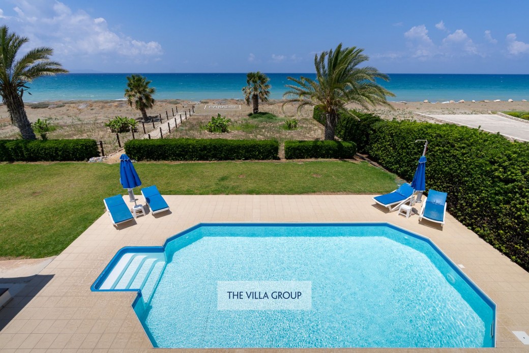 Amazing open sea views from first floor balconies