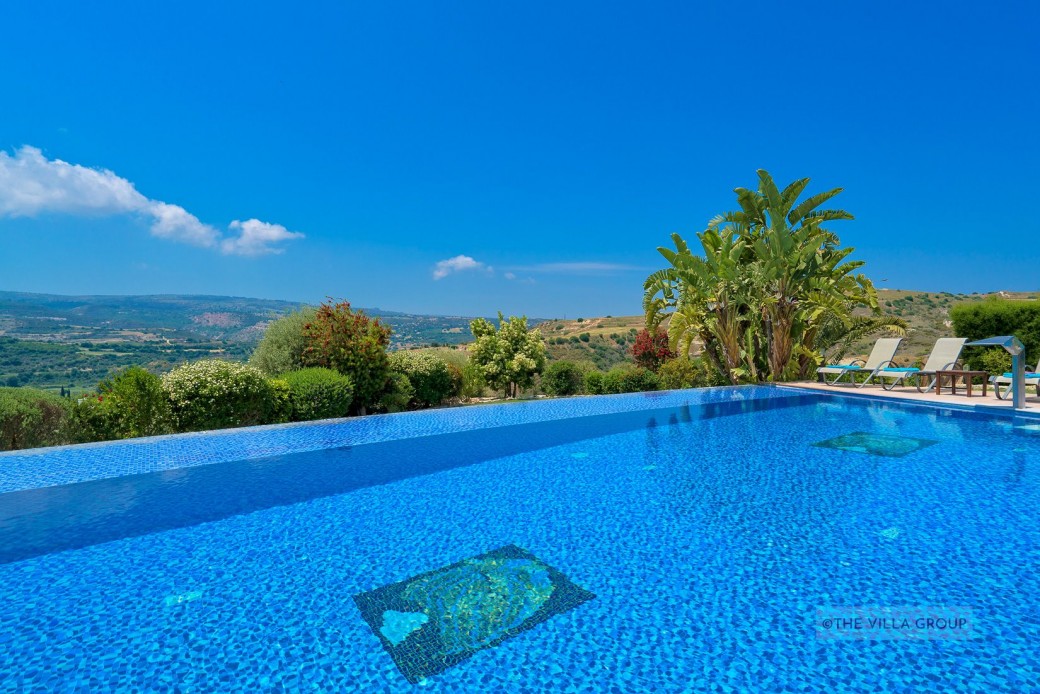 Skoulli mountains enjoying stunning views across valleys