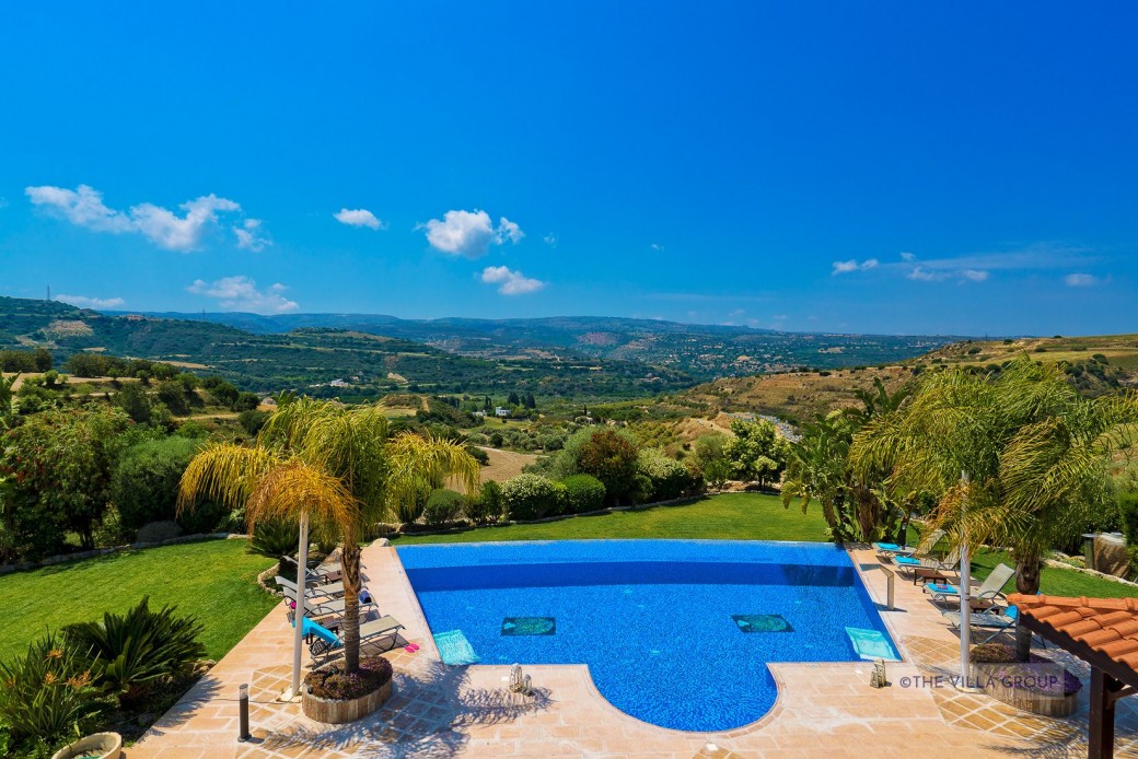 This villa's well-chosen position nestled in the foothills of the Skoulli mountains enjoys stunning views across valleys 