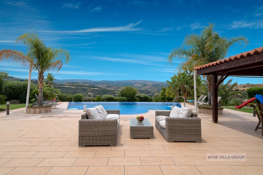 Sit back and relax whilst on your holiday in this beautiful villa