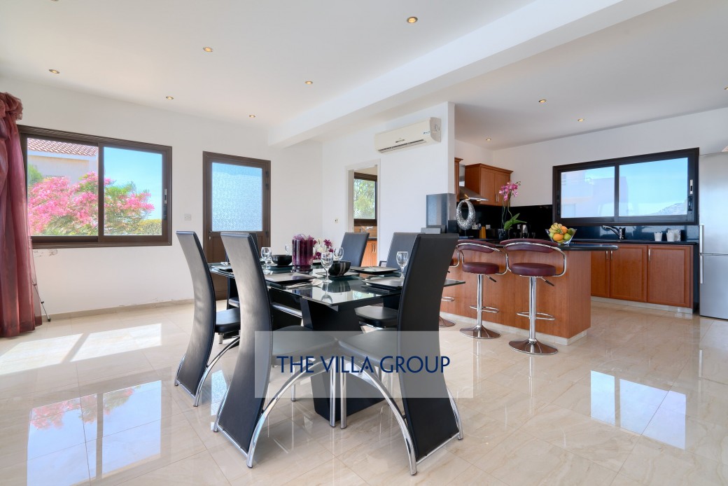 Dining area with table and 6 chairs
