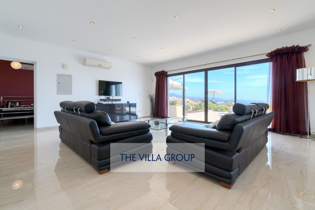 Living area with comfortable sofas