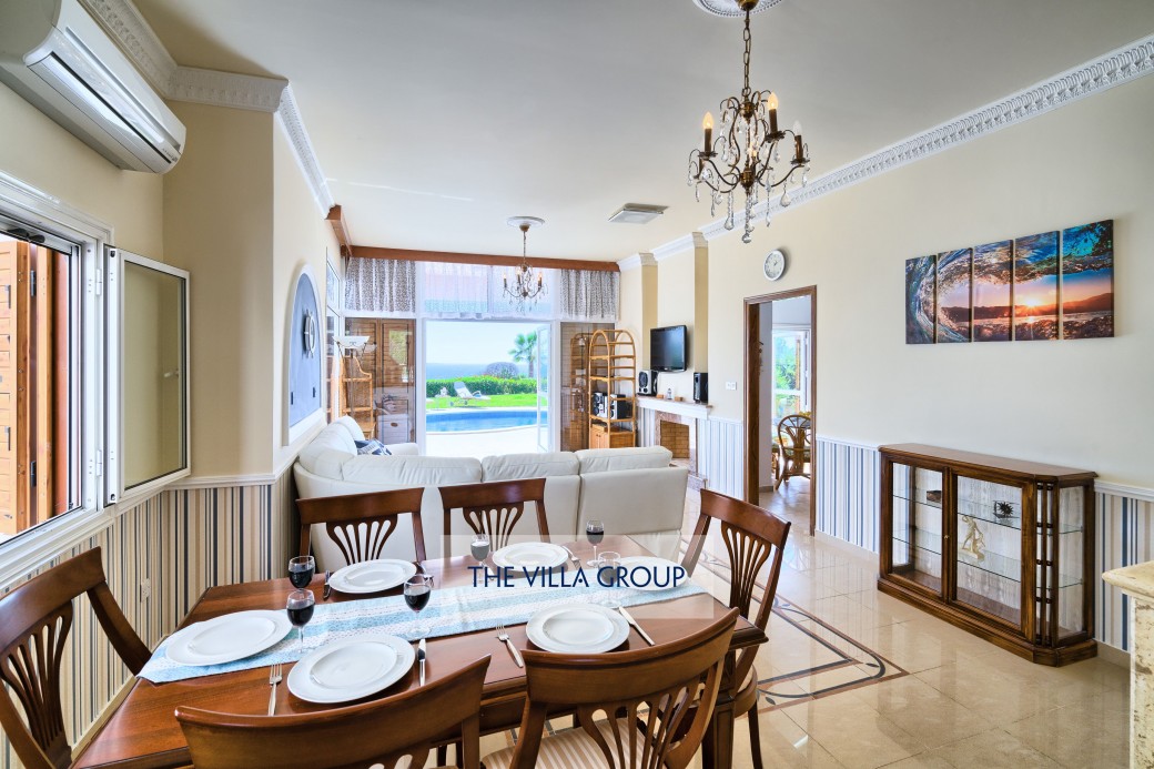 Dining table seating 6