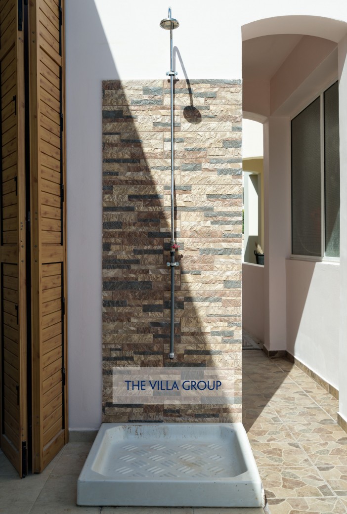 Poolside shower