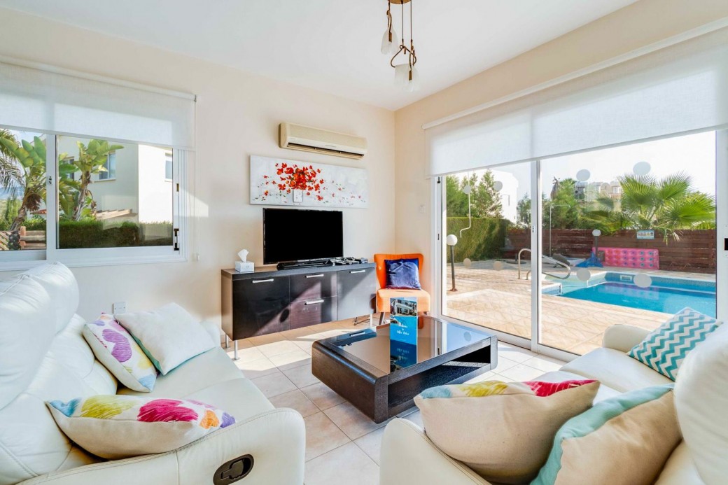 Open plan living, dining and kitchen area