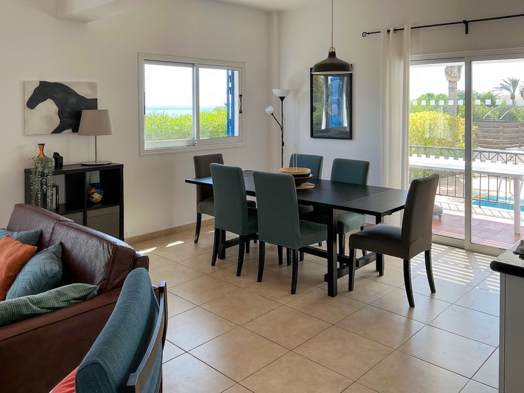 Patio doors to outside terrace