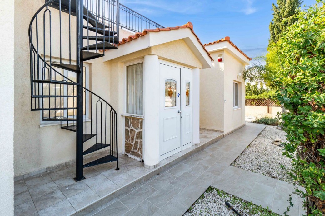 Bungalow style property