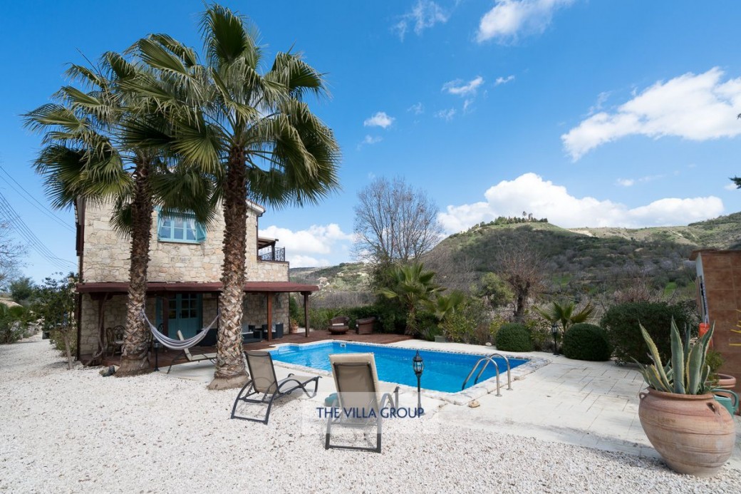 Relaxing outdoor areas with beautiful views