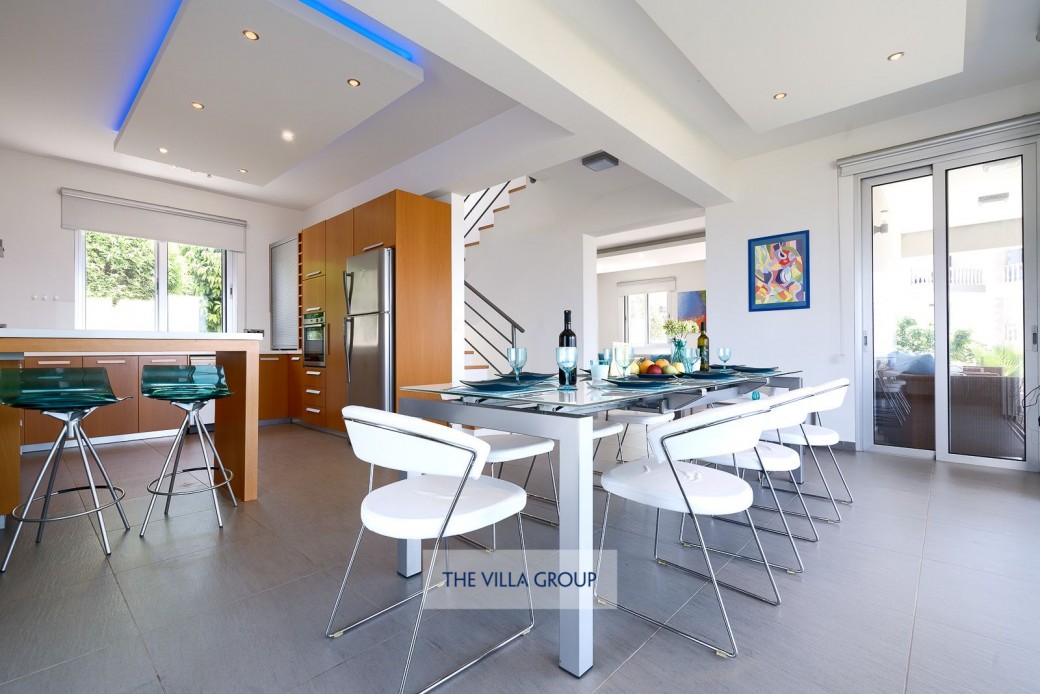 Direct access to the terrace from the living area