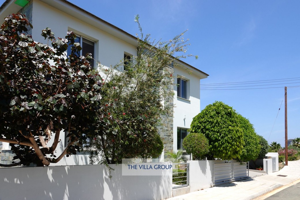 Front entrance to the villa