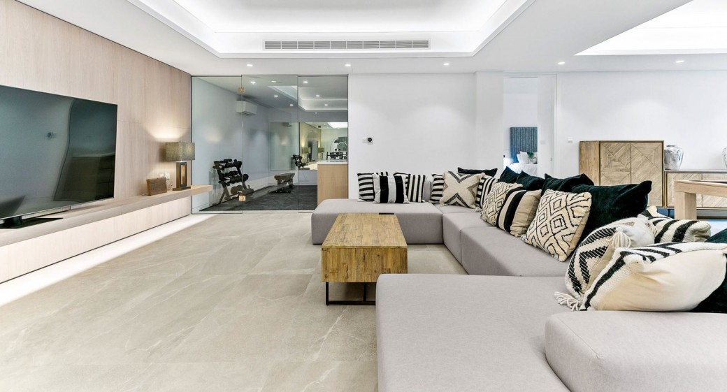  TV system has international sports and unlimited movies channels