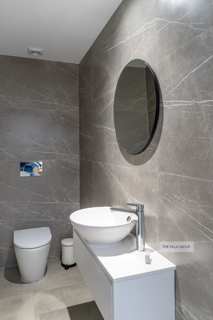 Separate WC on lower ground floor