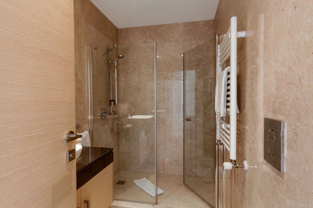 Family shower room