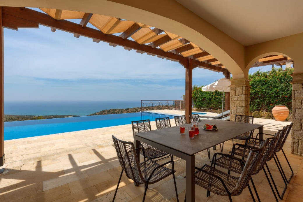 Alfresco dining