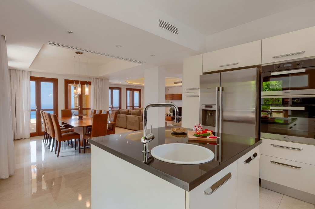 Open plan living, dining and kitchen area