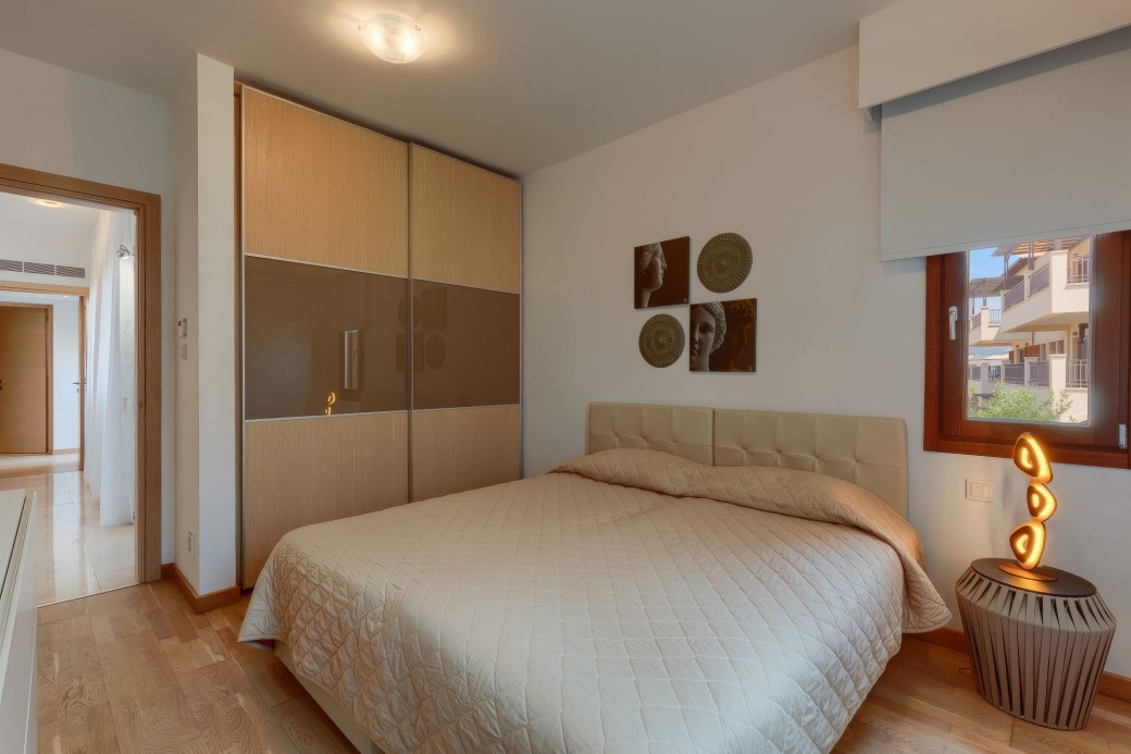 Twin bedded rooms offer double and twin bed settings