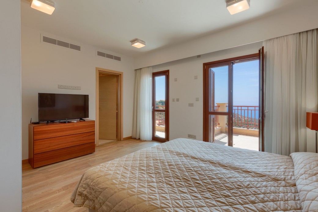 Twin bedded room