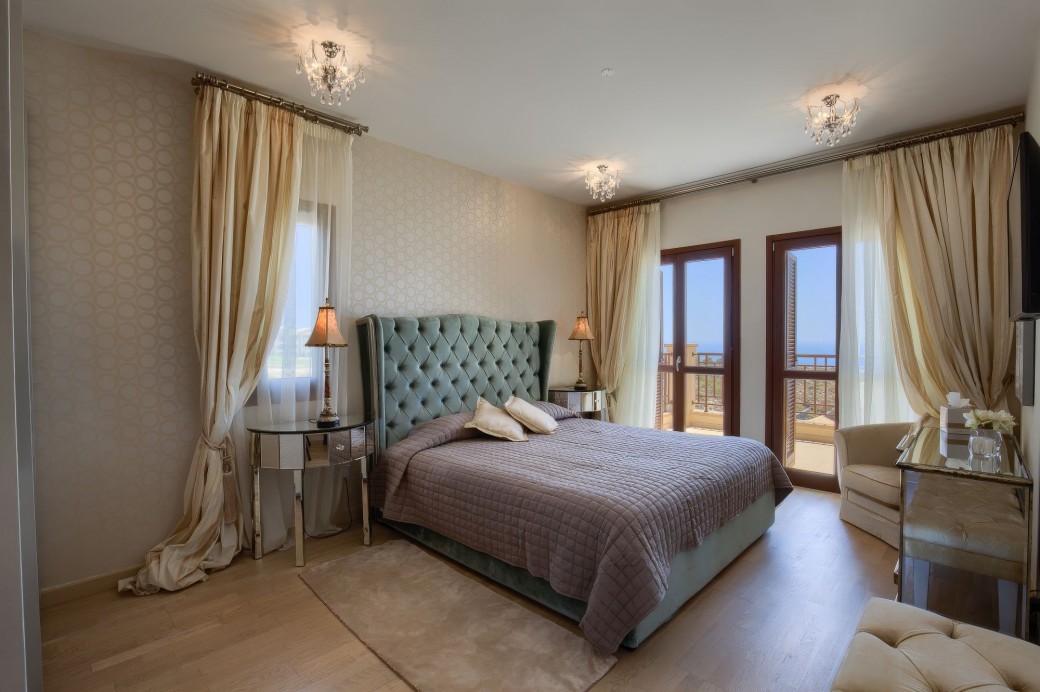 Double bedroom with french doors to balcony