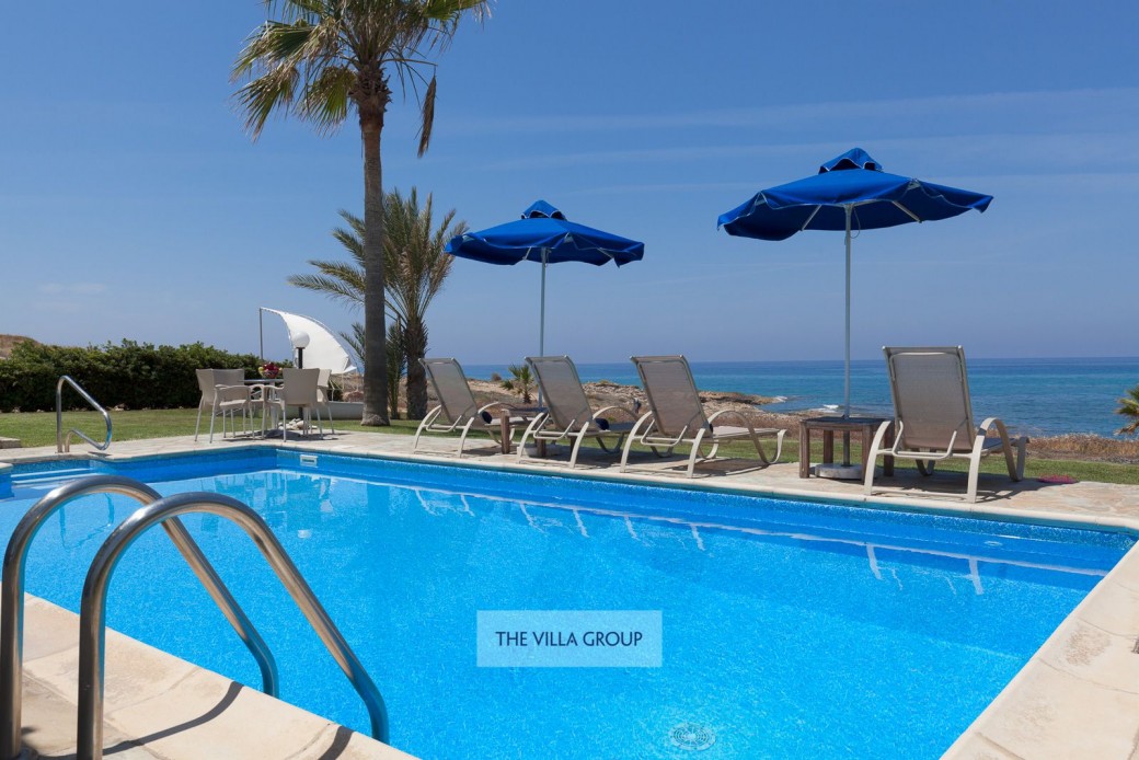 Private heated swimming pool with walk-in steps 