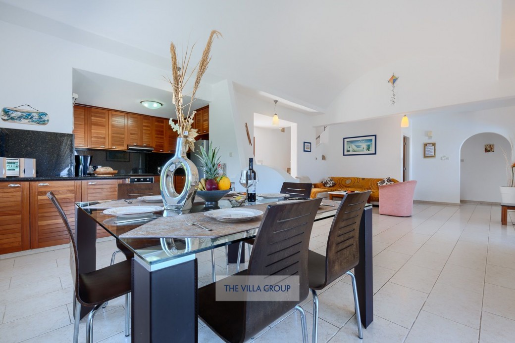 Open plan living, dining and kitchen