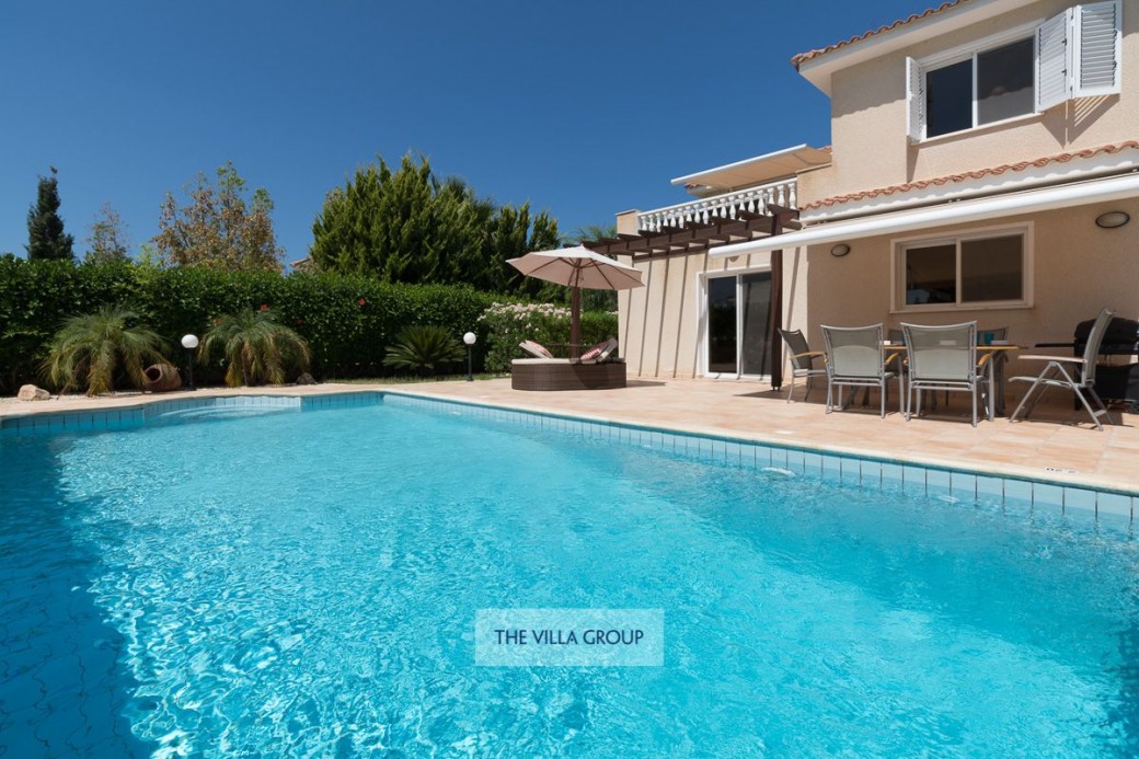 10m x 4m private swimming pool with roman steps