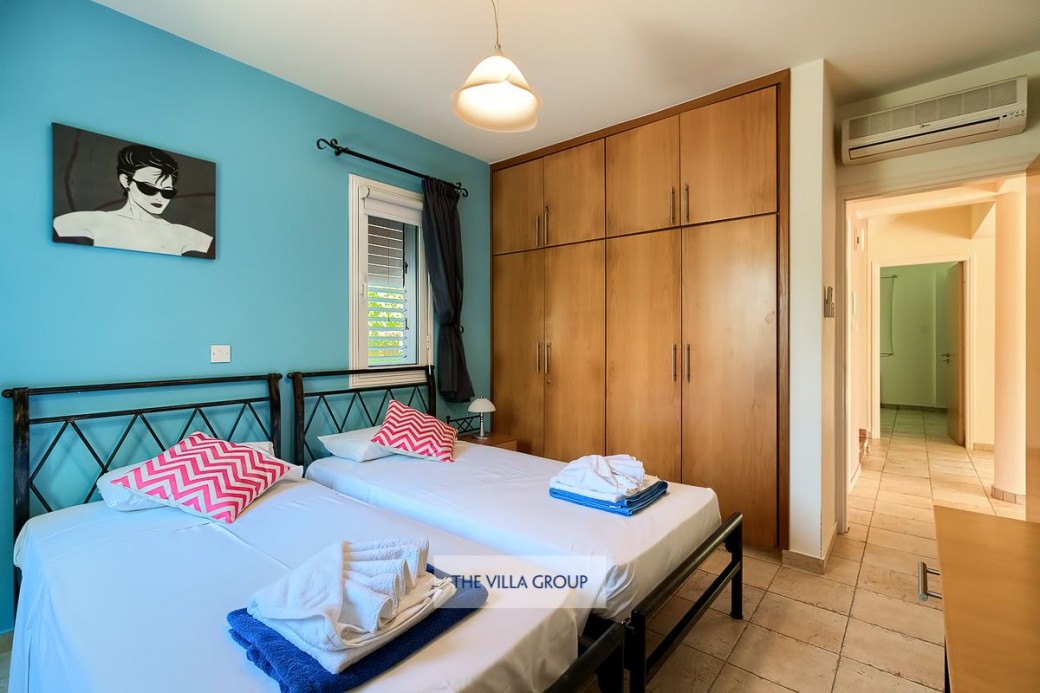 Ground floor twin bedroom