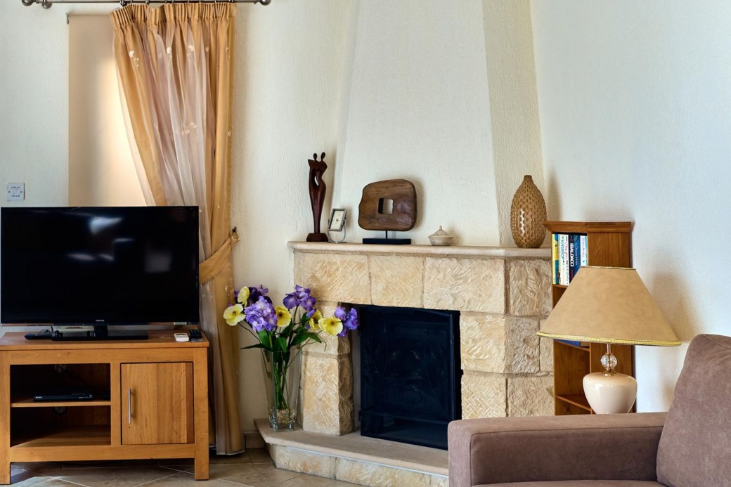 Internet TV offering UK T.V. with Sky sports and unlimited movies 