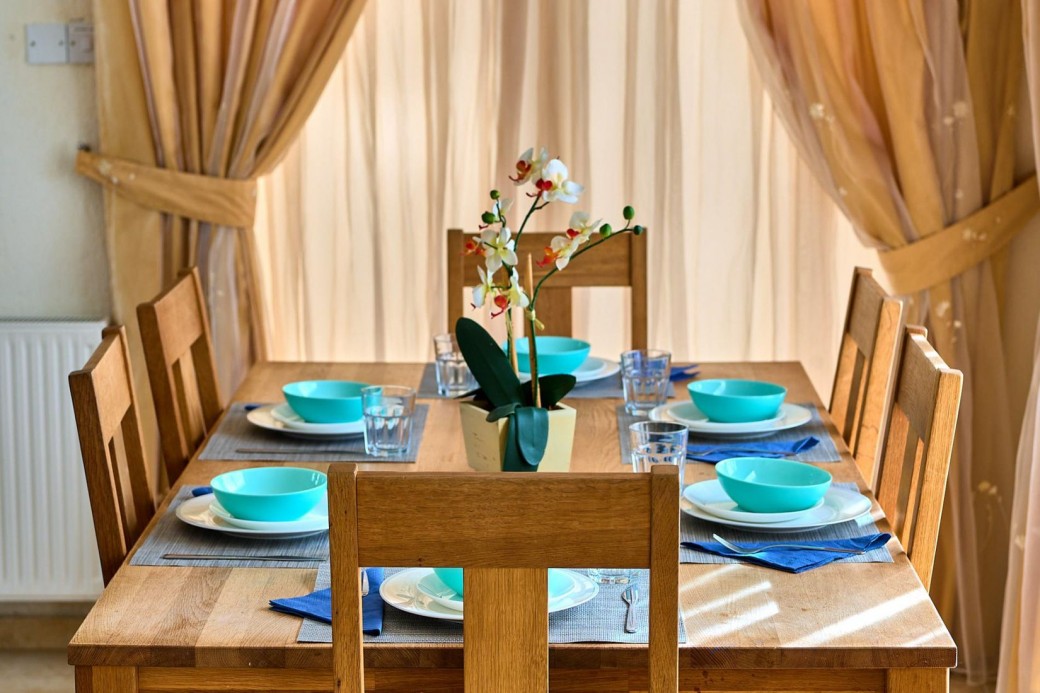 Table seating 6