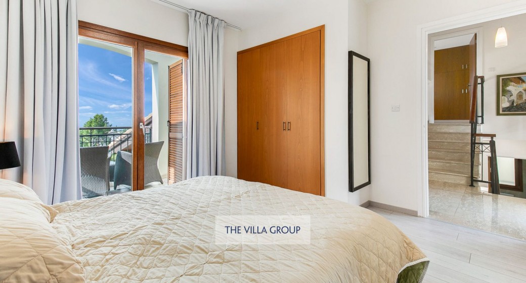 Balcony to the bedroom