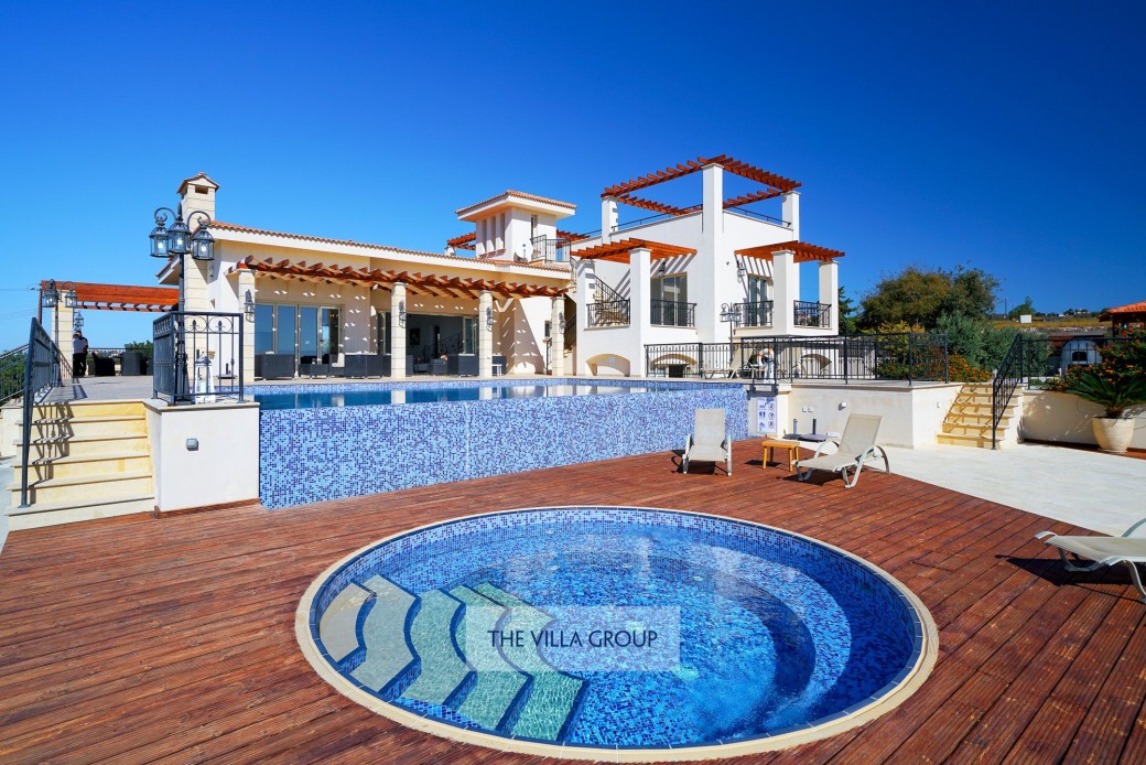 5 bedroom luxury villa