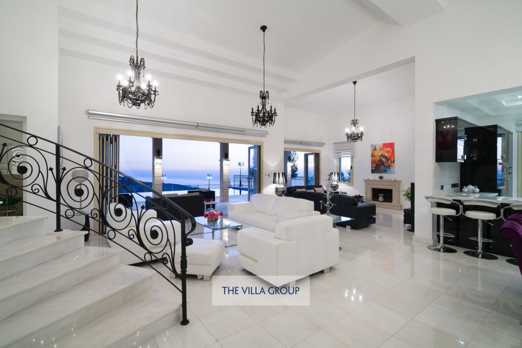 Open plan living, dining and kitchen