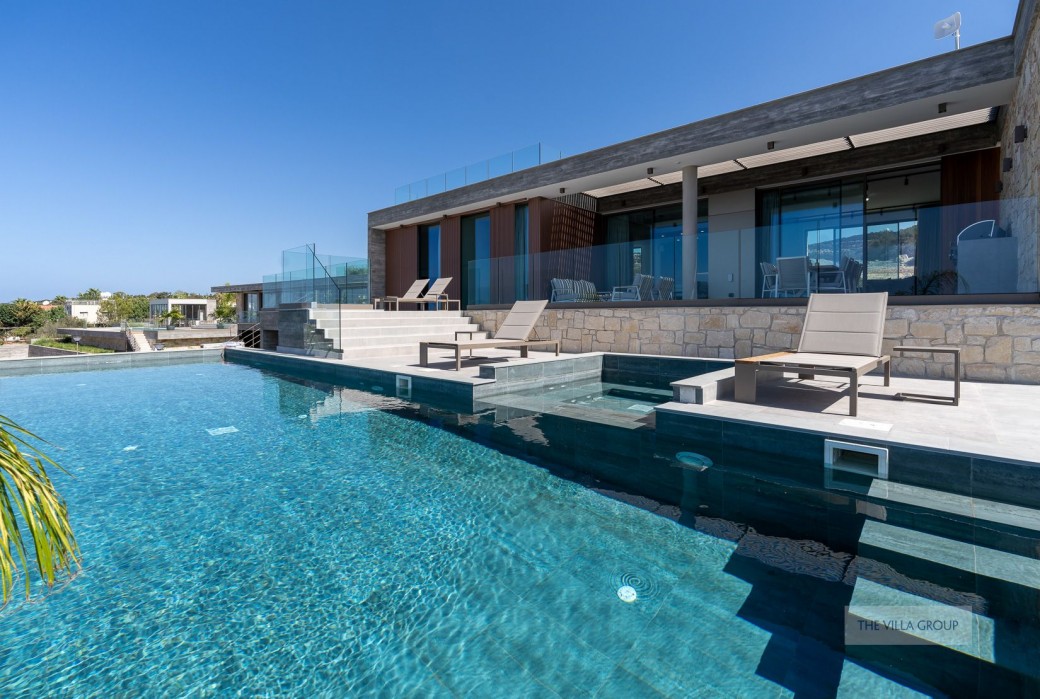 3.5m x 12.3m swimming pool, complete with a built-in jacuzzi