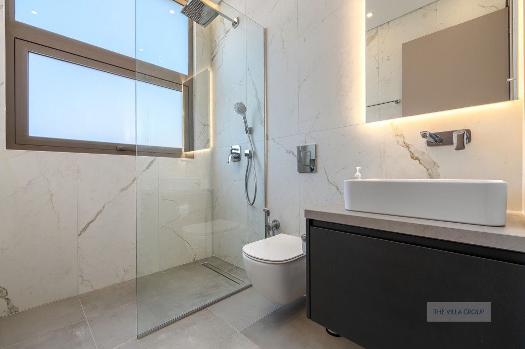 En-suite shower room 