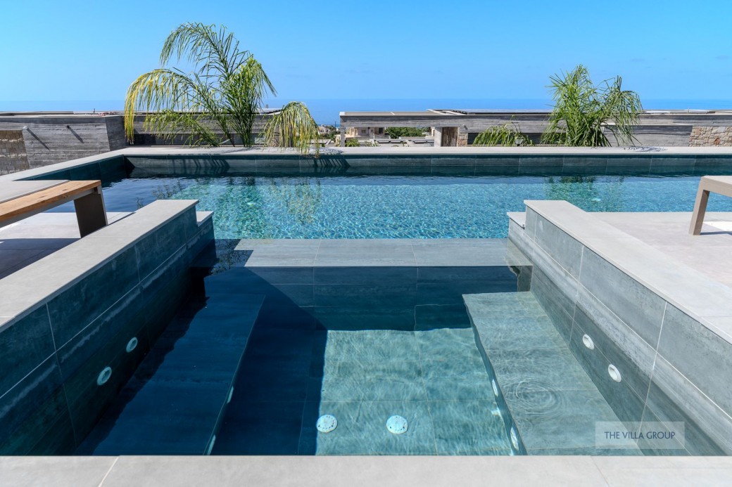 Built-in jacuzzi