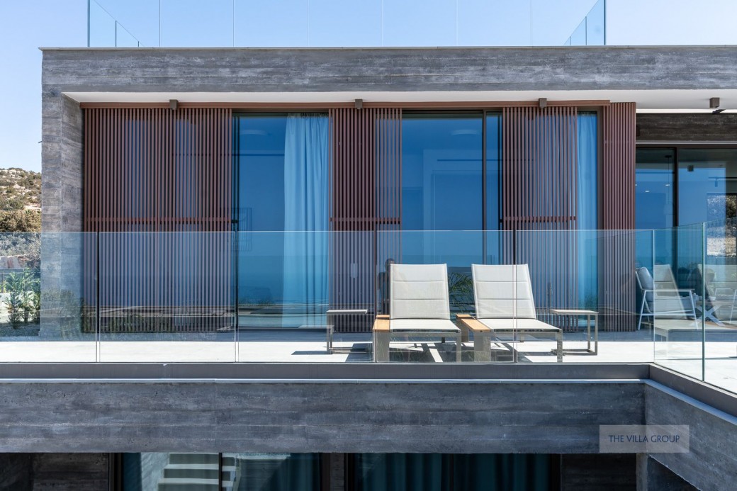 Brand new 4 bedroom villa located in the area of the Sea Caves
