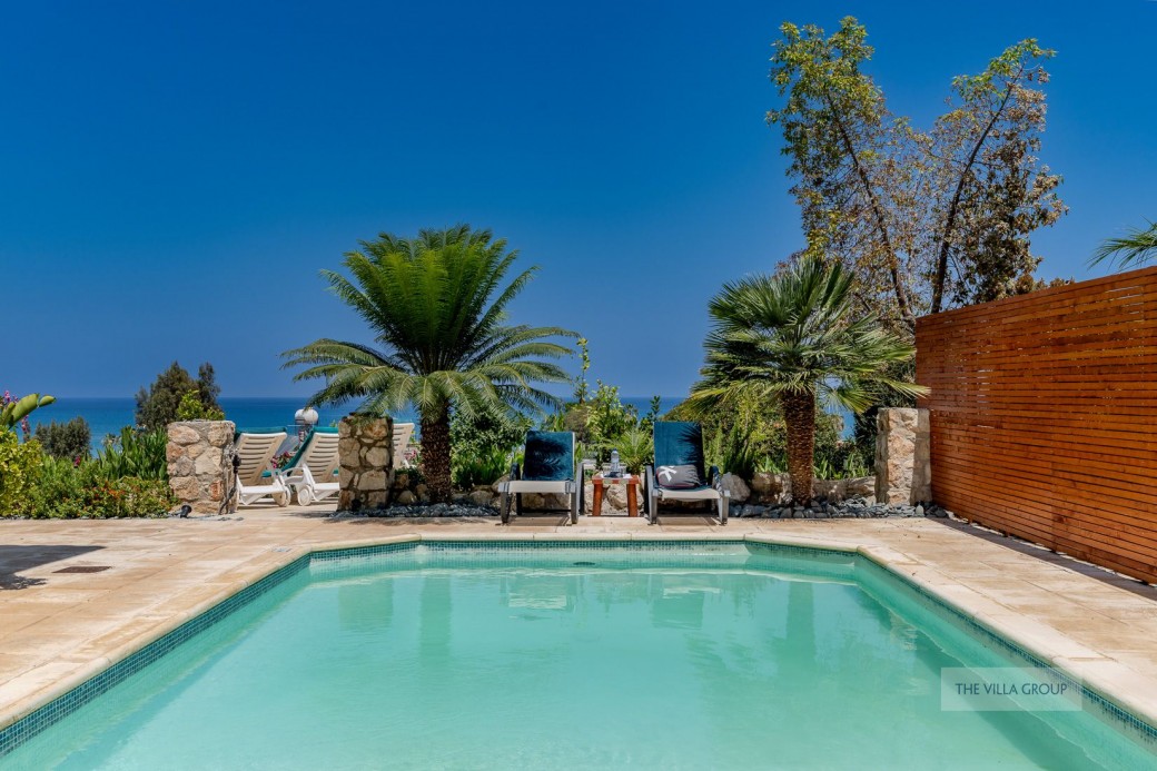 8m x 4m swimming pool with walk-in steps