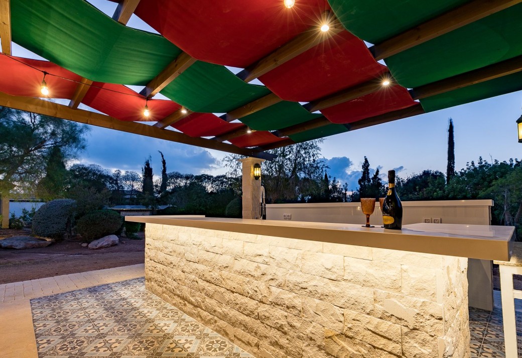 Highlight of your stay here will be chilling out at the BBQ area in the evenings - holiday bliss!