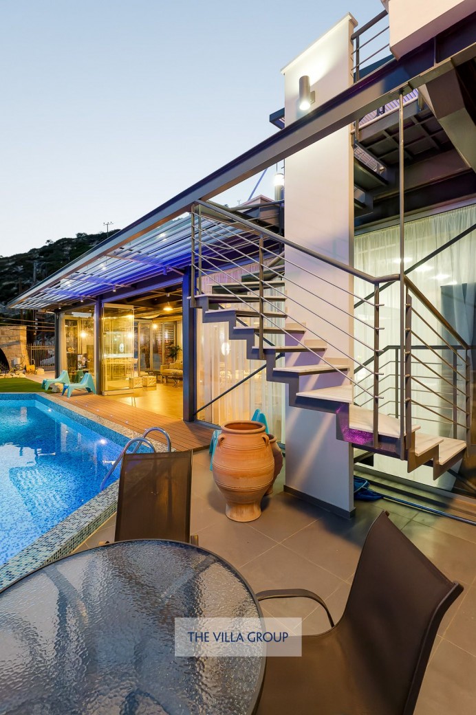 Spiral staircase to the roof terrace