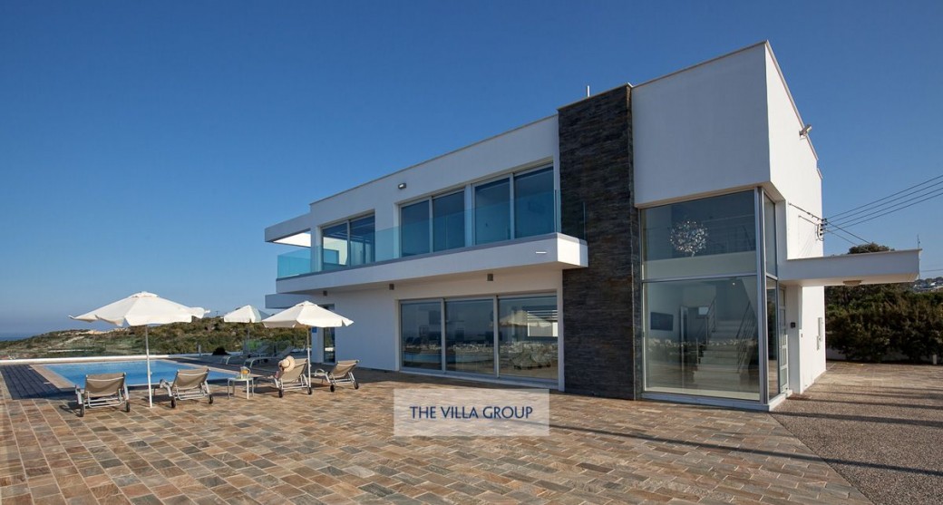 Luxurious 3 bedroom villa located in a quiet location on the outskirts of Protaras